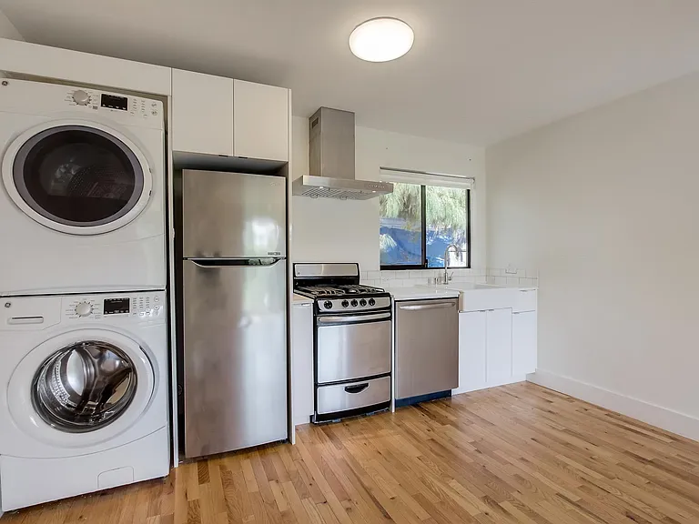 5525 Media Dr #8 — Photo 6