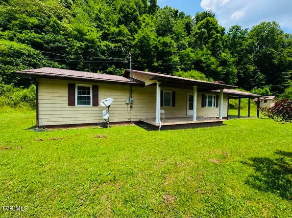 1494 Stable Dr, Grundy, VA 24614