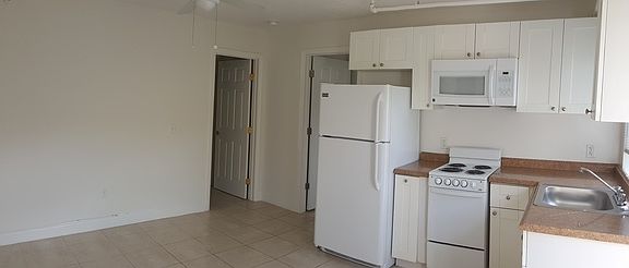 4th image of 728 Tequesta St APT 2