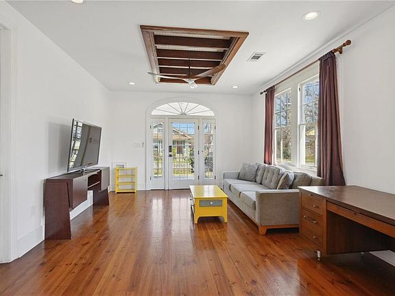 5th image of 2900 Castiglione St