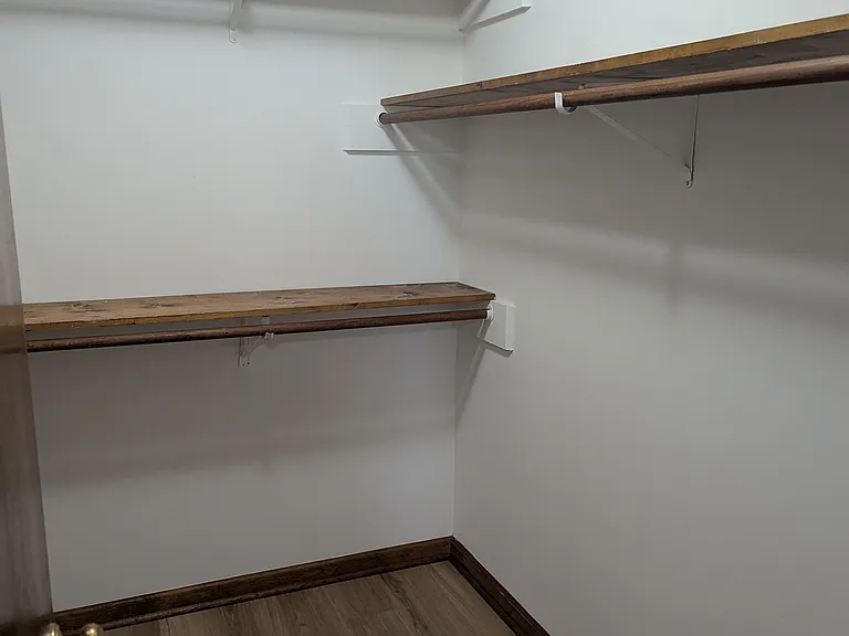 Bedroom 1 Walk-in Closet