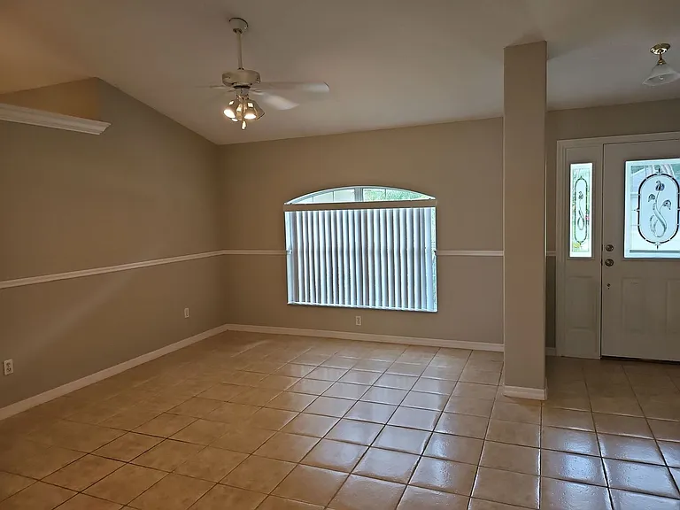 124 Foxhall Ln — Photo 4