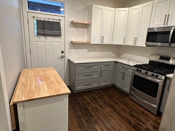 4th image of 3332 W Belle Plaine Ave #1