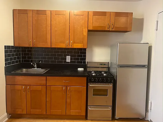 Rented by City Connections Realty | media 10