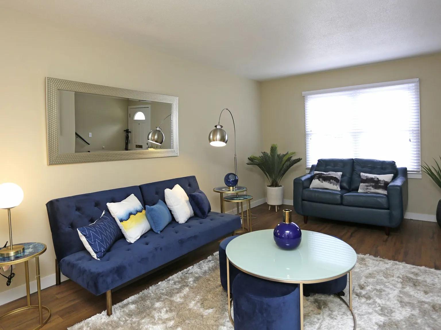 Western Villa Townhomes — Photo 1