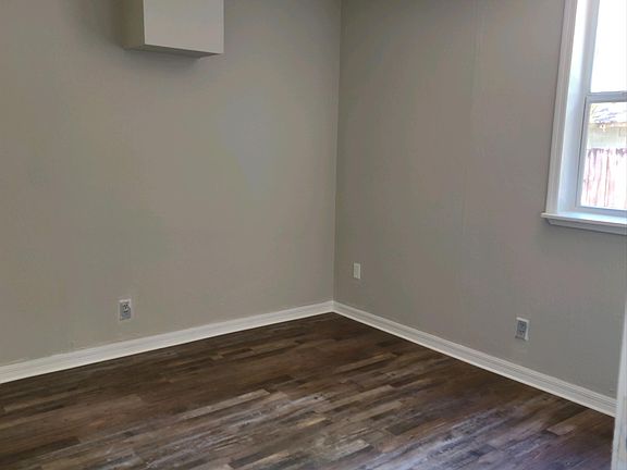 4th image of 1112 SE 7th Ave #1