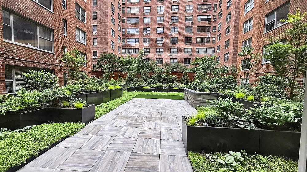 420 East 55th Street — Photo 3
