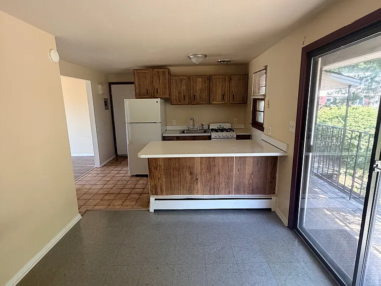67 Fairview Ave — Photo 6