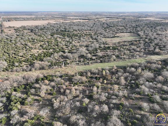 4th image of 11108 S Berryton Rd