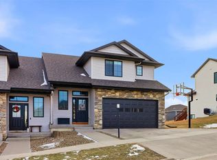 709 Rolling Hills Dr, Tiffin, IA 52340