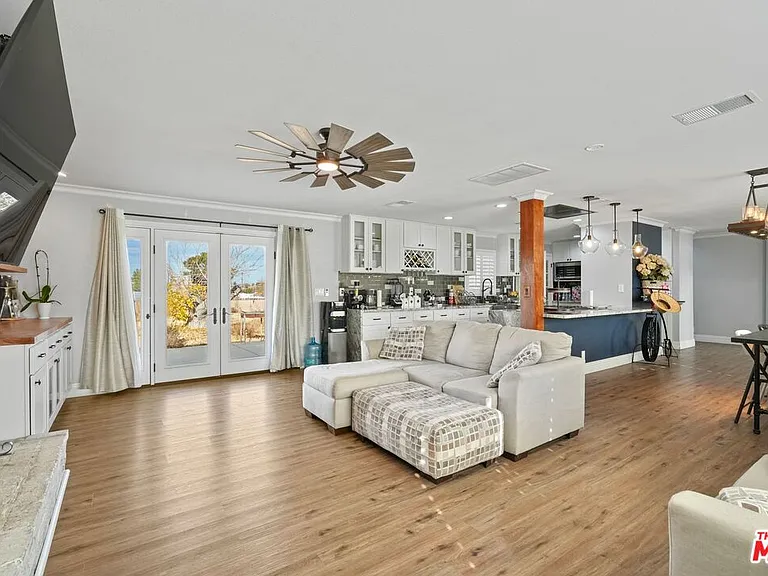 4631 W Avenue M8 — Photo 10