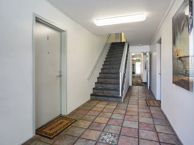 1232 Harvard St #7 — Photo 6
