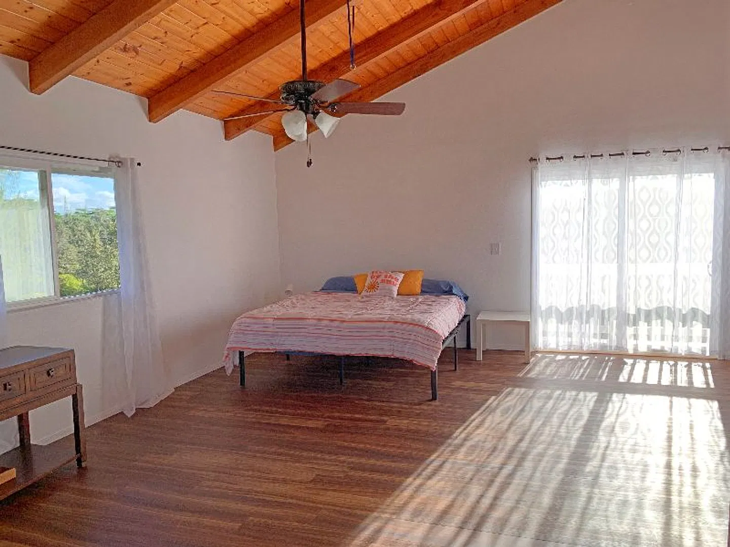 Beautiful Oceanfront 3 Bedroom Unit on Kaloli Point — Photo 3