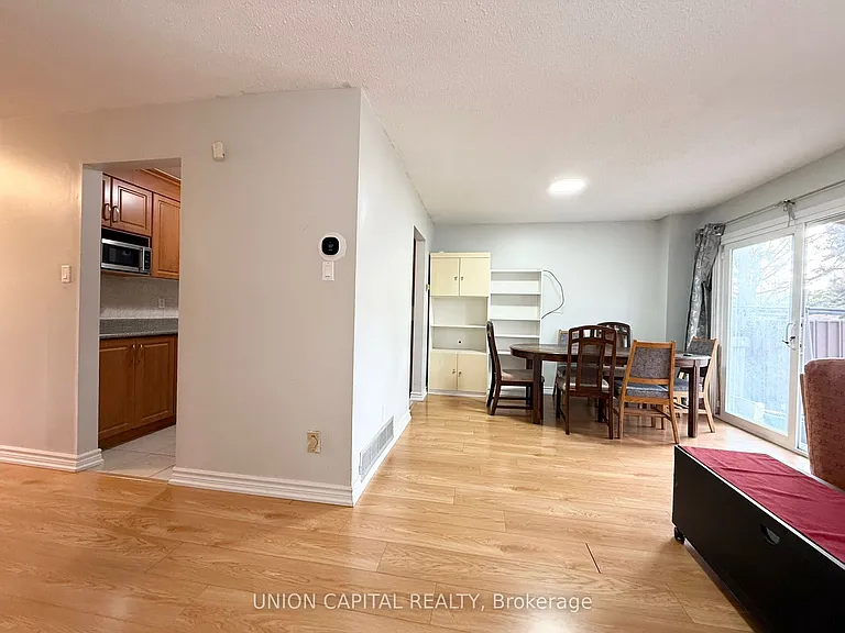 115 Dunbar Cres — Photo 7