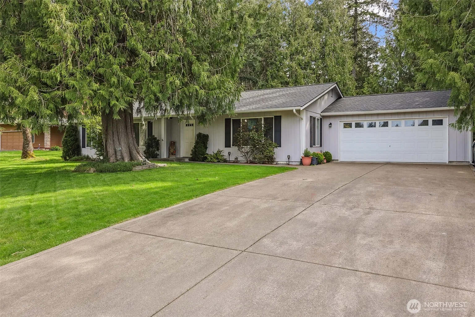 15514 Topaz Drive SE photo 1