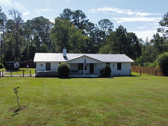 2nd image of 3961 Howell Dr