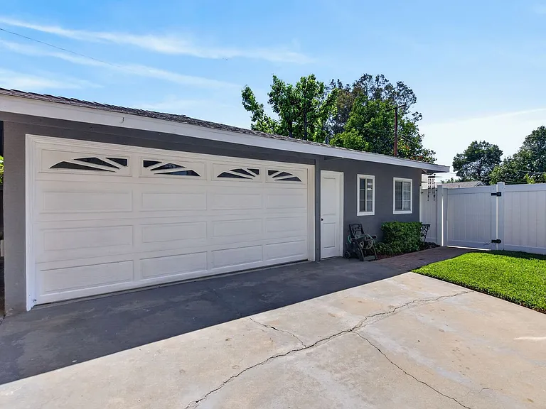 4260 Maplewood Pl — Photo 38