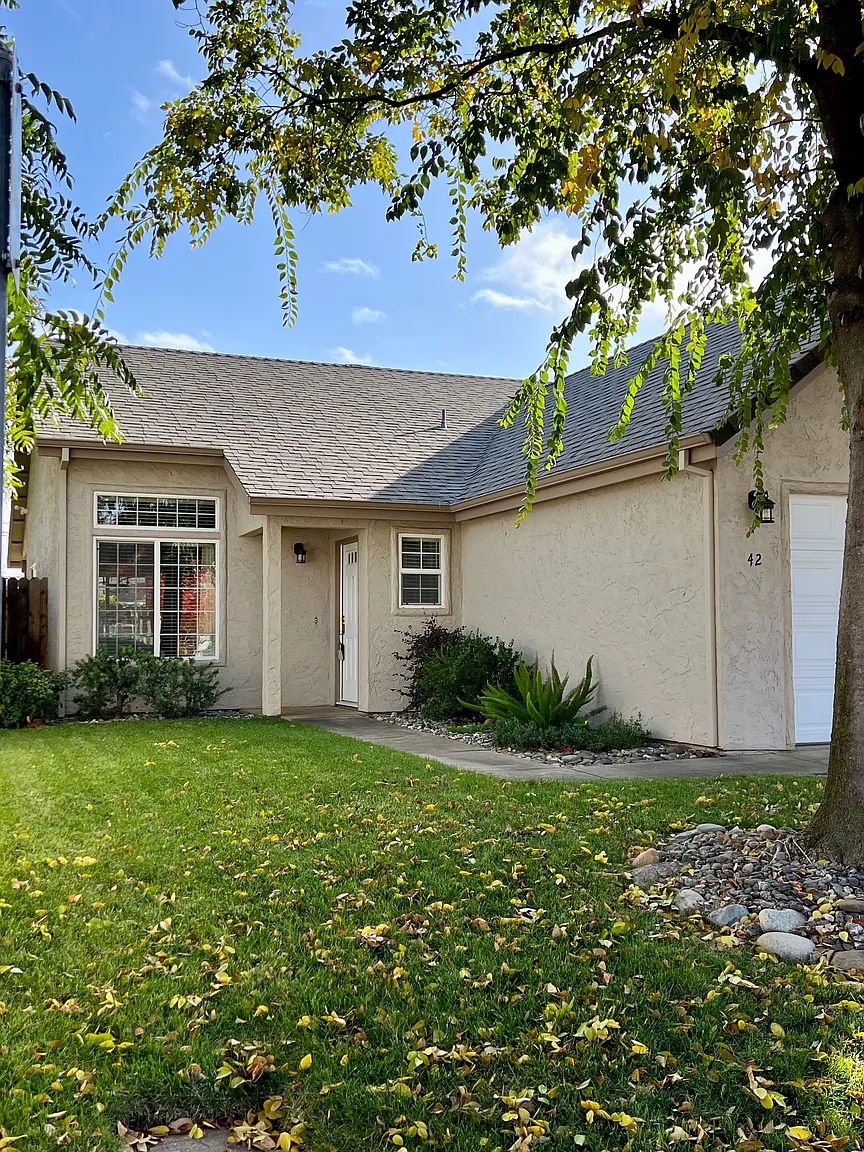 42 Artesia Dr photo 1