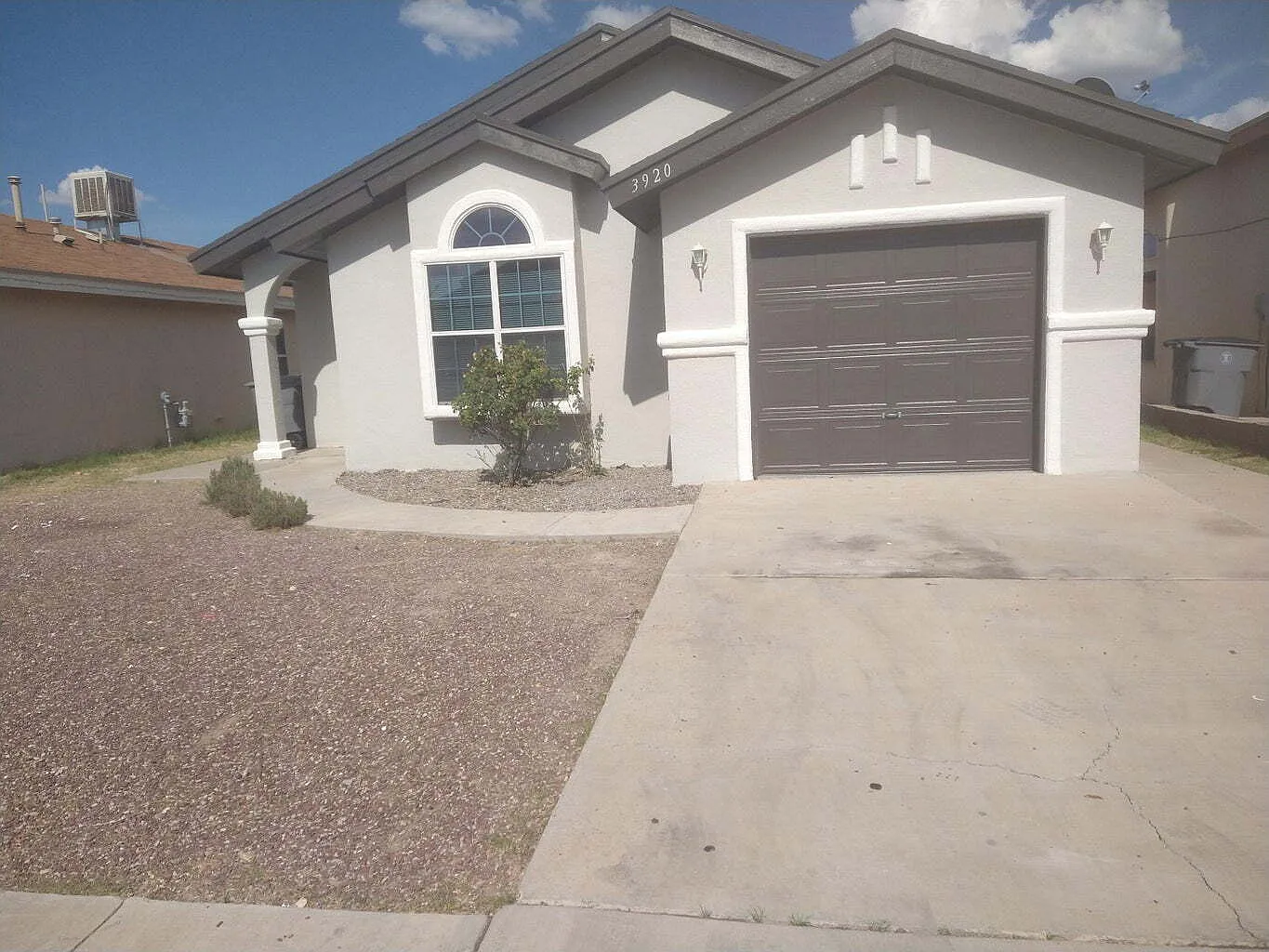 3 bed, 2.0 bath, 1357 sqft, $1,545 — Photo 2