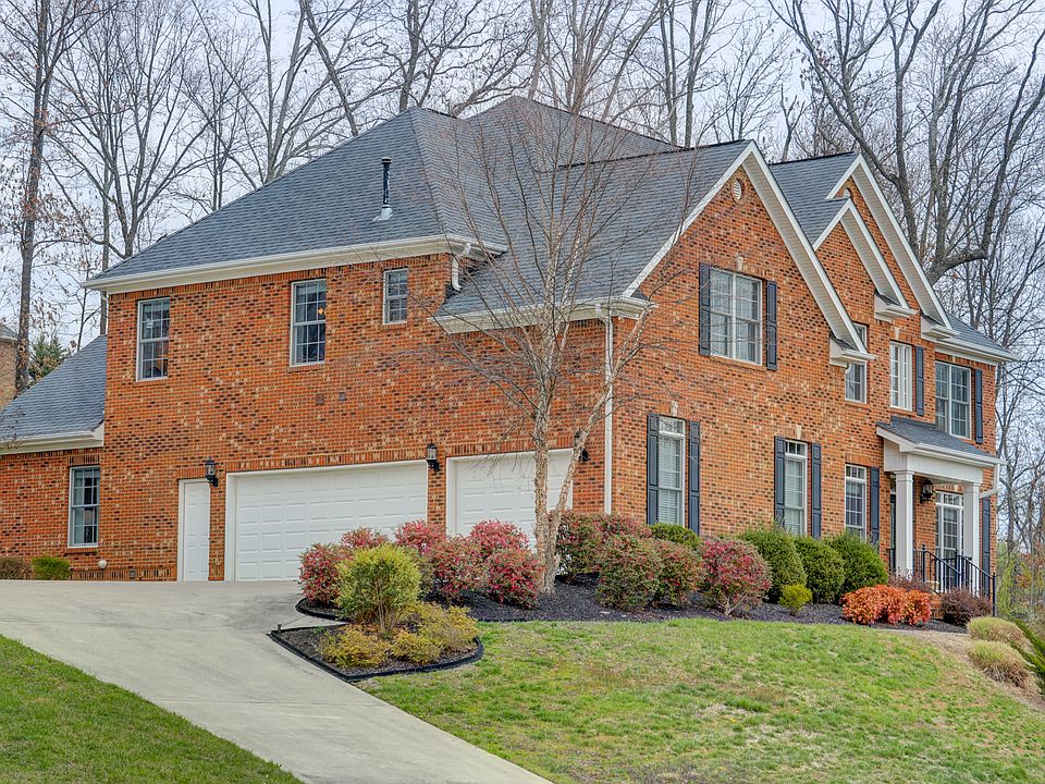 1st image of 747 Fox Dale Ln