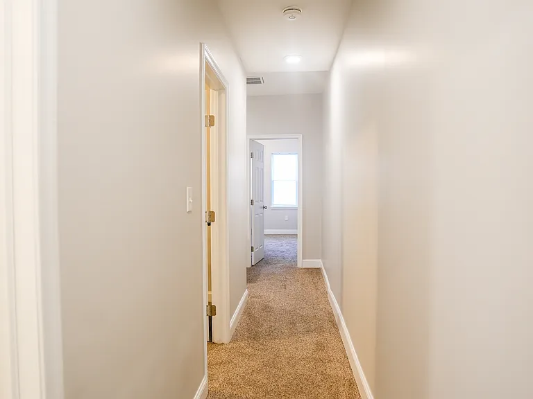 1613 N Spring St — Photo 9
