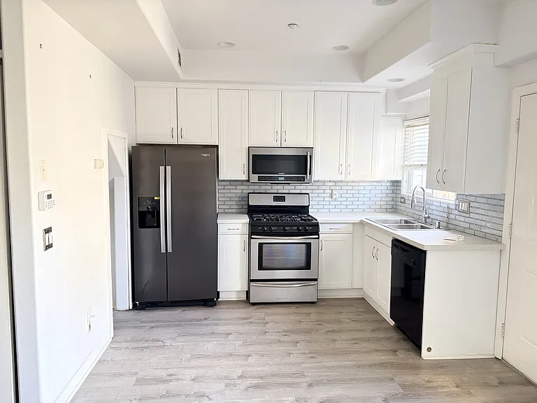5867 Western Ave — Photo 2