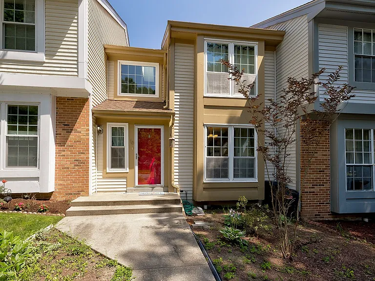 16 Casino Ct — Photo 2