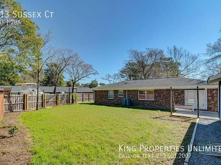 313 Sussex Ct — Photo 17