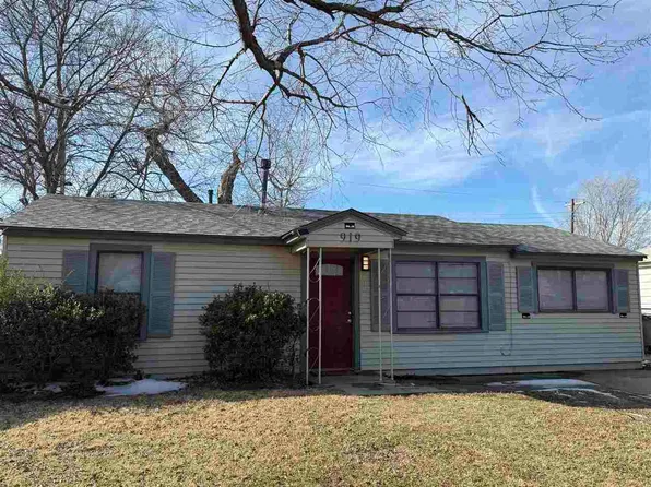 919 SW 29th St, Lawton, OK 73505