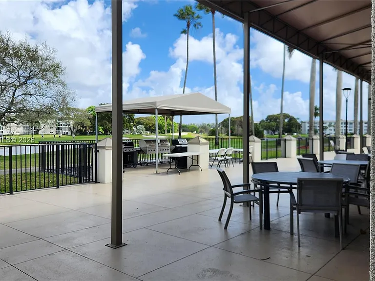 2403 Antigua Cir #L2 — Photo 25