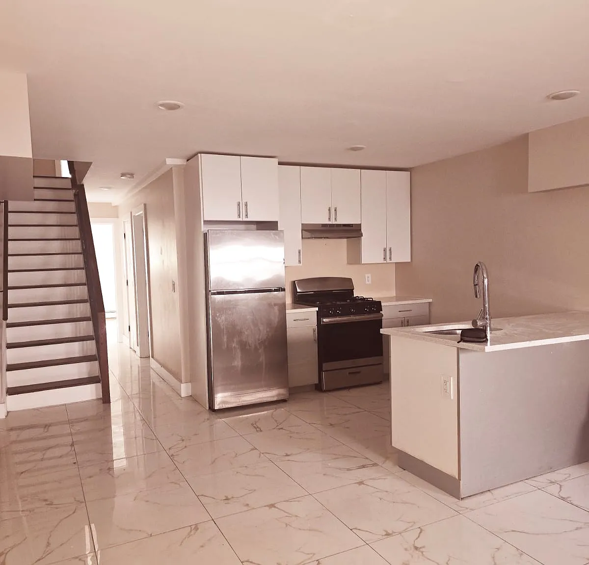 3 bed, $2,500 — Photo 1