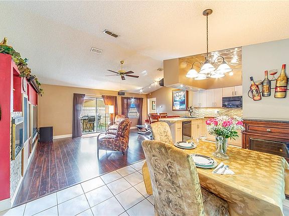 2nd image of 5110 Plantation Dr