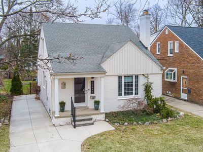 10846 Hart Ave, Huntington Woods, MI, 48070