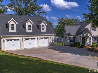 690 Freedom Heights Dr, Hartwell, GA 30643