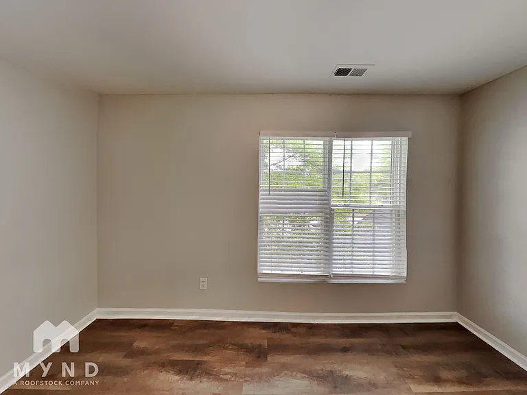 2023 Swimming Hole Cir — Photo 20