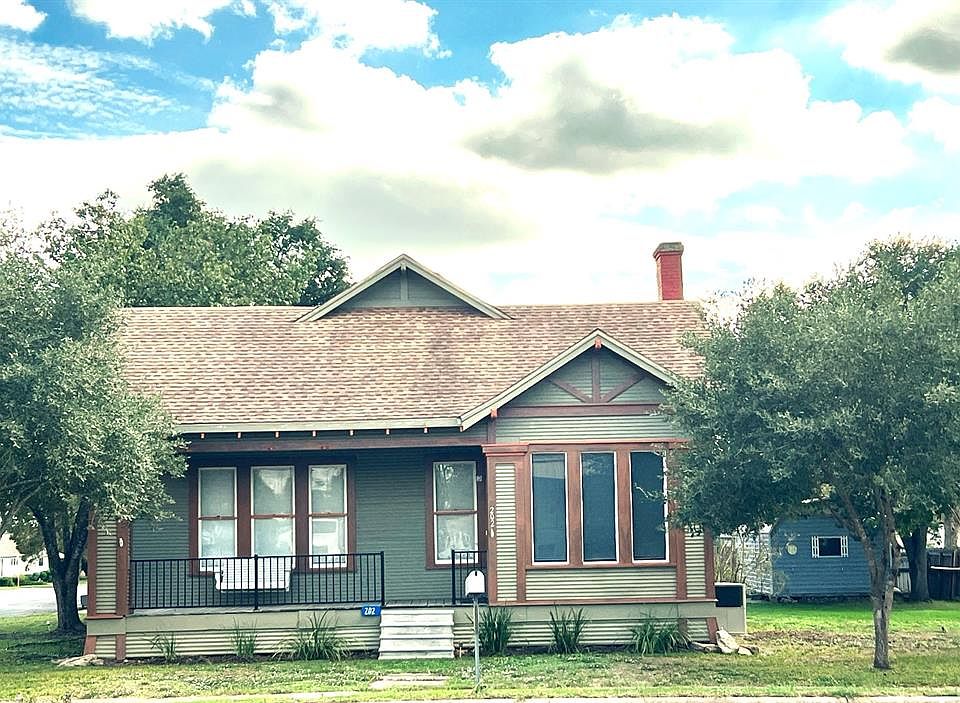 202 Summit St, Schulenburg, TX 78956 MLS 8903575 Zillow