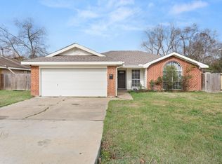 1623 Amour Dr, Leesville, LA 71446