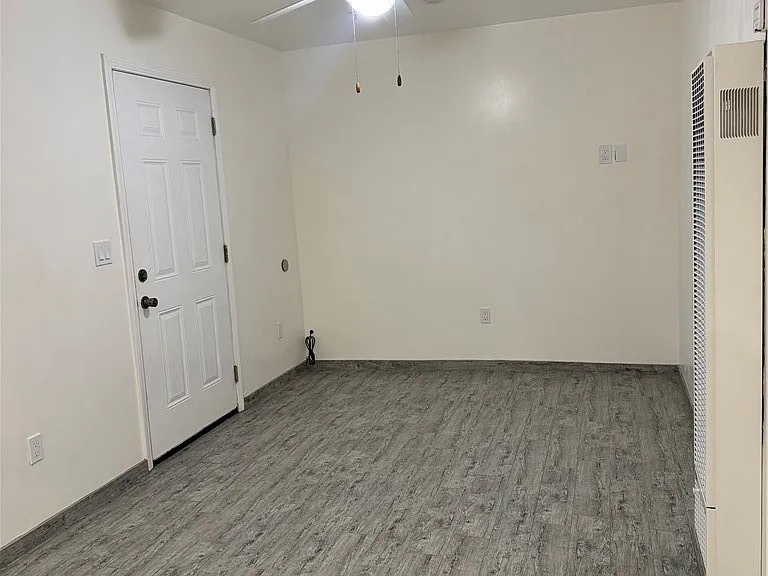 554 W 93rd St — Photo 3