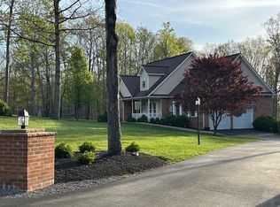 358 Hunters Ridge Rd, Fayetteville, WV 25840