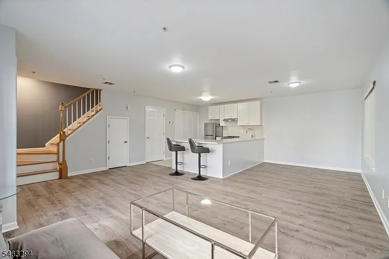 3 bed, 2.5 bath, $3,400 — Photo 4