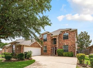 106 Foxwood Ln, Red Oak, TX 75154