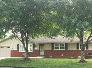 606 Corvair Dr, Mascoutah, IL