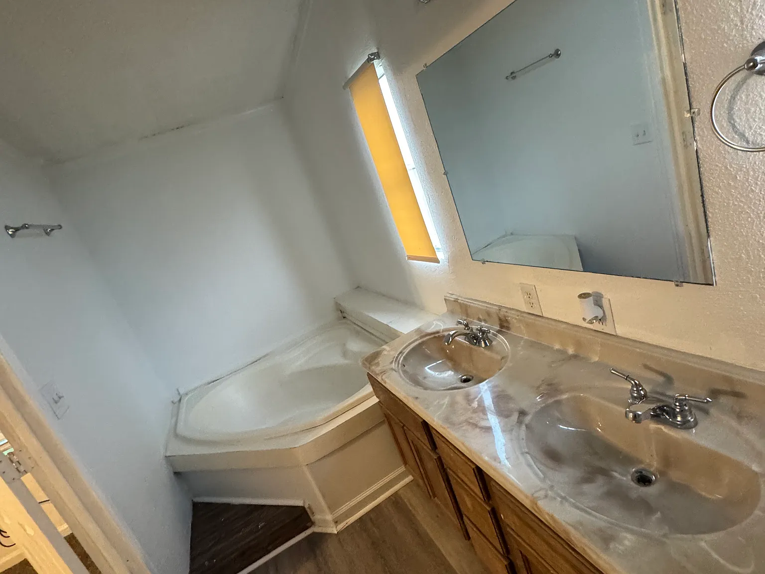 3 bed, 1216 sqft, $1,300 — Photo 2