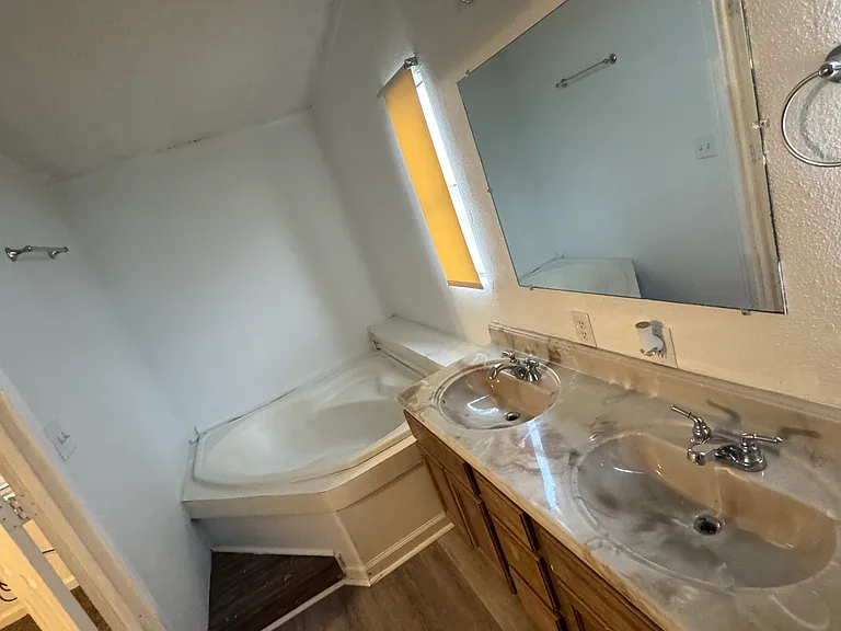 5318 Lower Mission Valley Rd — Photo 2