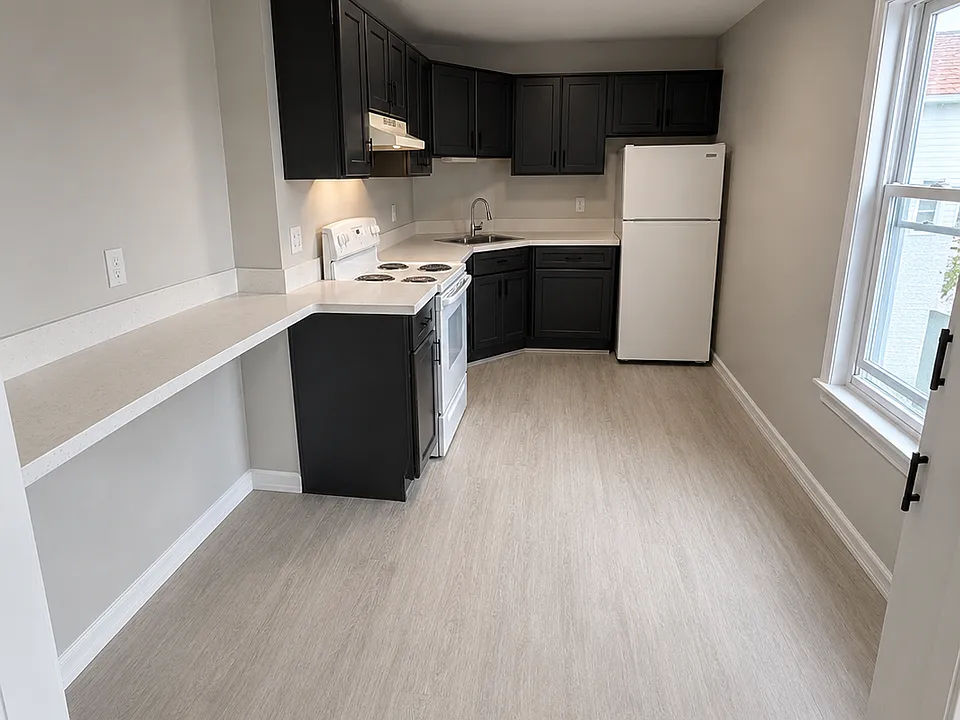 351 Montaup St #3R