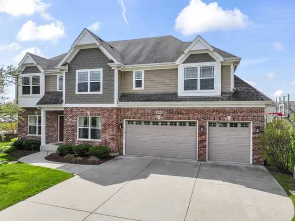 601 Oak Ln, South Elgin, IL 60177