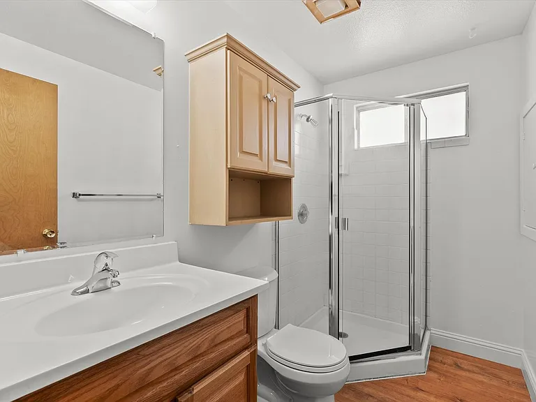 319 Maine St — Photo 13