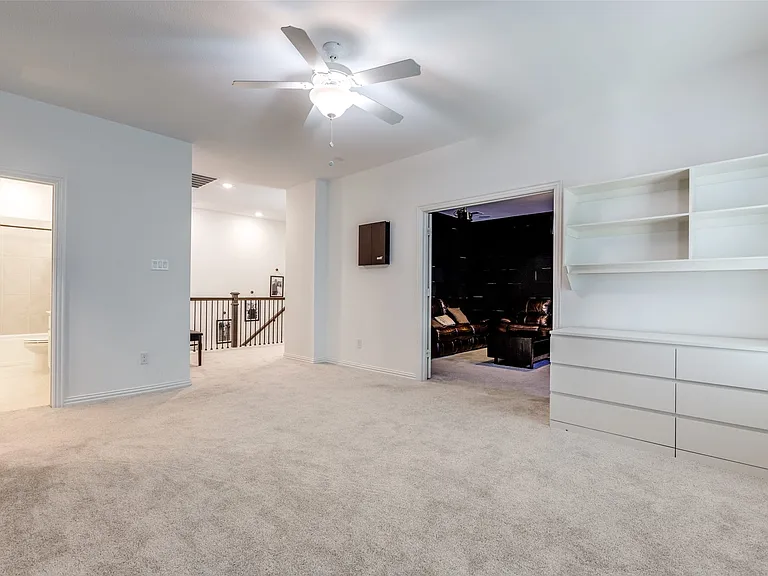 8220 Bethpage Dr — Photo 12