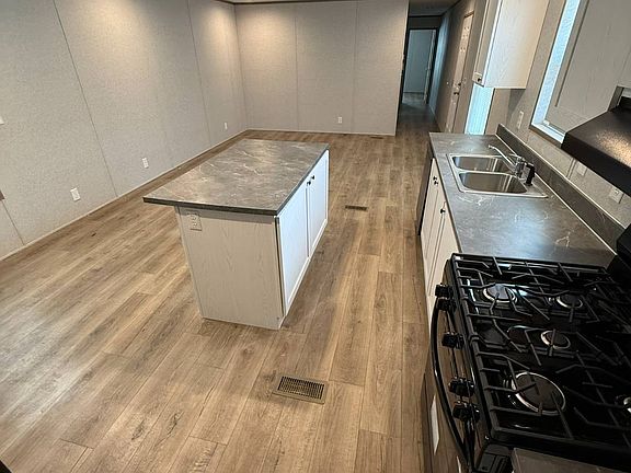 5th image of 1820 C St