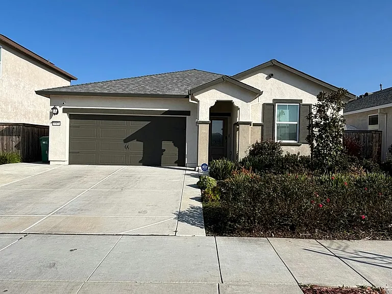 10424 Skynyrd Way — Photo 30